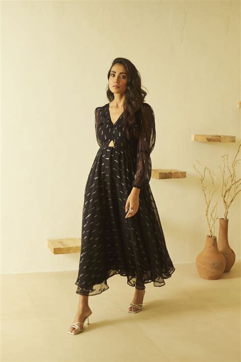 Black Midi Dress With Front Knot Detail Online | Shop At Urban Suburban