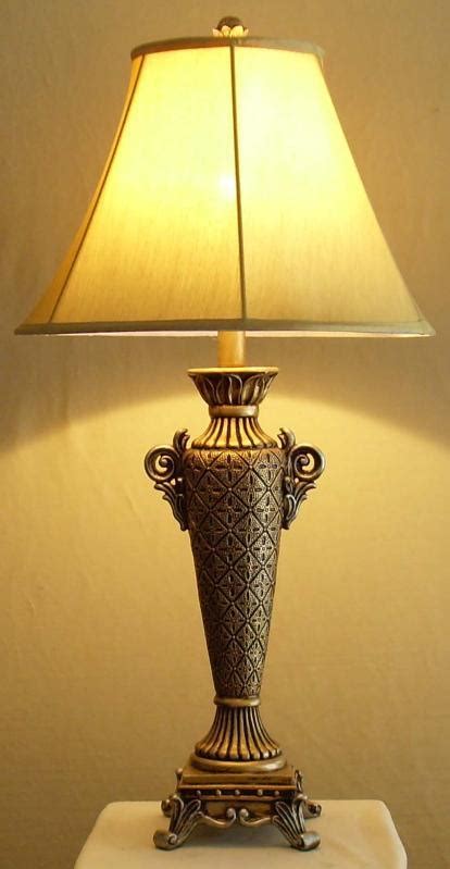 欧式田园台灯 复古典风格全铜灯饰 床头书房卧室客厅高端台灯奢华 | Table lamp, Lamp, Decor