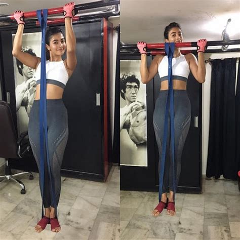 Hottest Bollywood Actresses In Gym Wear With Super-Tight Pants ...