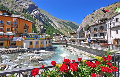 Aosta Valley Guide Book