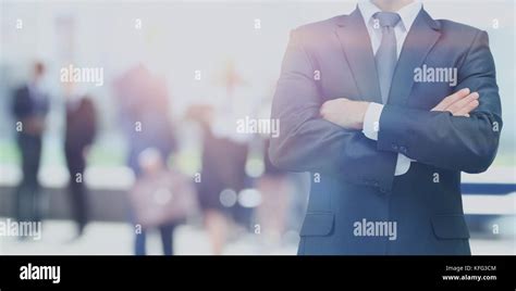 Business Man Standing 的图像结果