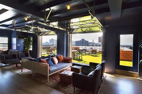 The Lawrence House - Chicago, IL 60640 | ApartmentGuide.com