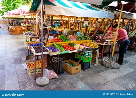 Local Food Market 的图像结果