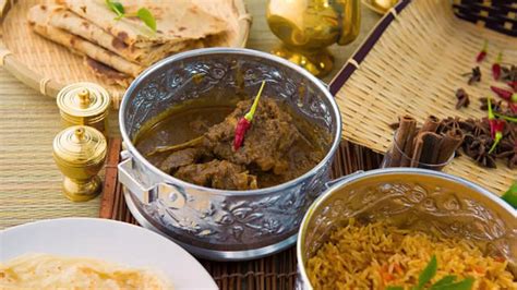 Famous Food Of Kashmir: 9 Must Try Dishes In Srinagar From Noon Chai To ...