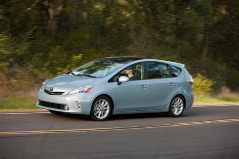Toyota Prius V (2011) - picture 28 of 73