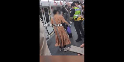 深圳一女子地铁唱跳骚扰乘客，地铁工作人员：行为异常严重的话，可拨打110_手机新浪网