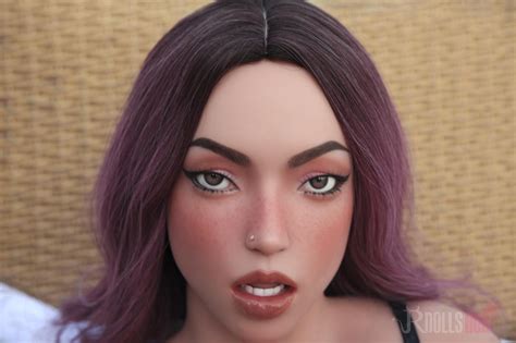 Curvy BBW, do you like her? The mouth with silicone head will give you a different feeling. : r ...