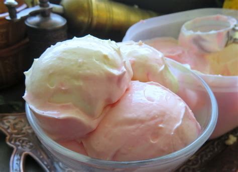 1 RECEPT ZA PUUUNO SLADOLEDA.. LAKO SE I BRZO NAPRAVI A IMA GA PUNO ...