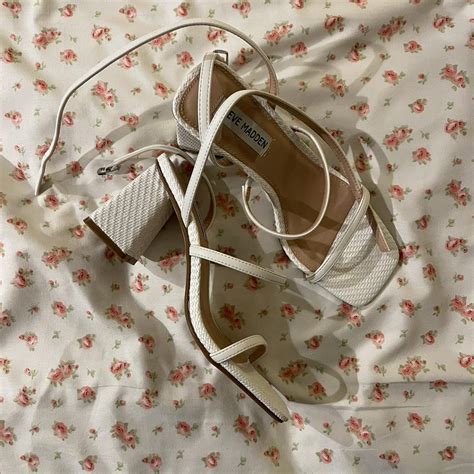 Steve Madden Women's White Sandals | Depop