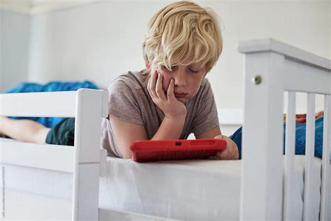 Kids Using Tablet 的图像结果