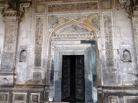 Bijapur Part 1 - The Tale of Three Tombs