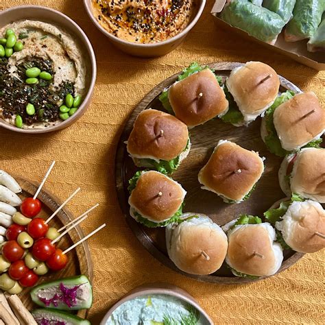 Falafel Mini Sliders – Dip Trip