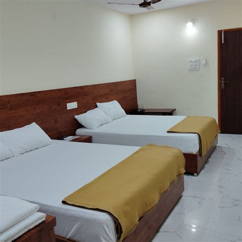 HOTEL RAGHAVENDRA'S GRAND INN (Sundipenta) - Hotel Reviews, Photos ...