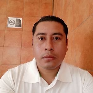 Hector Manuel - Graphic design teacher - ₹778/h