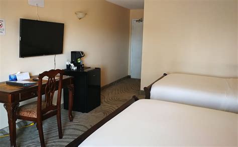 FULLERTON MANOR INN (Niagara Falls) - Hotel Reviews, Photos, Rate ...
