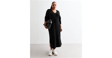 Curves Black V-Neck Knit Midi Dress | New Look