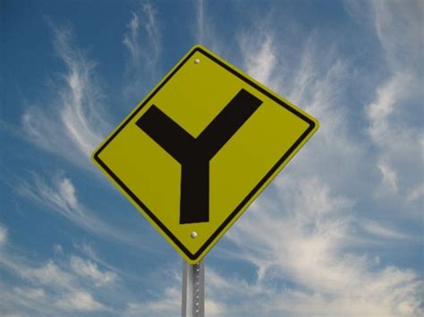 Y Intersection Sign 的图像结果