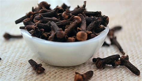 6 Reasons Why Eating Cloves is Good For Your Health - lifeberrys.com