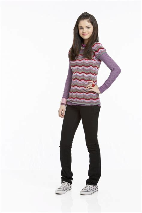 Alex Russo Outfits