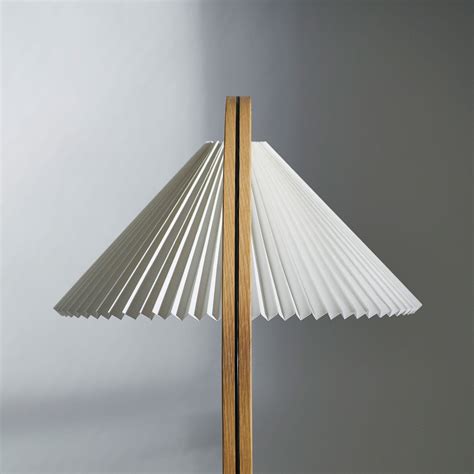 Timberline Floor Lamp – M2L Furniture