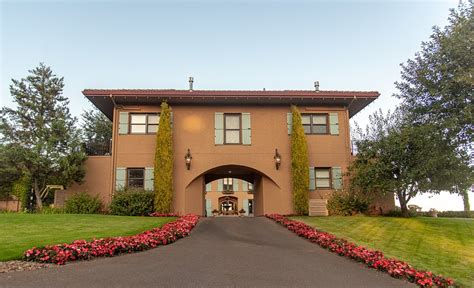 BLACK WALNUT INN & VINEYARD (Dundee) - Inn Reviews, Photos, Rate ...