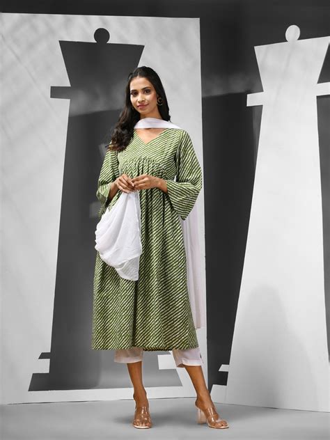 Green Cotton Suit Set With Leheriya Print – Charukriti