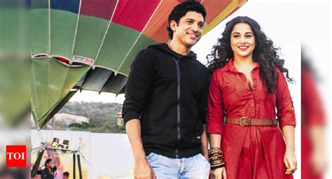 Farhan Akhtar and Vidya Balan promote 'Shaadi Ke Side Effects' atop a ...