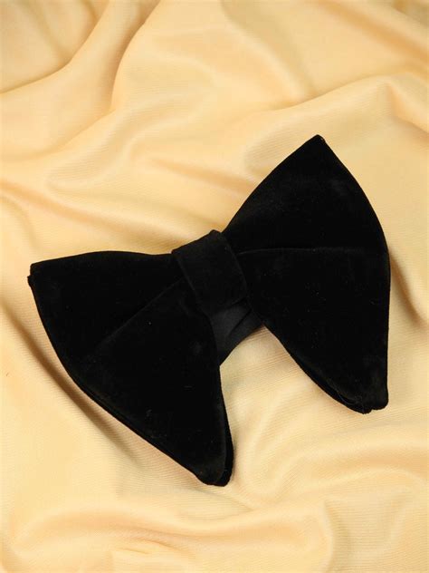 Velvet & Micro Butterfly Bowtie
