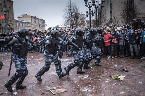 俄罗斯多地爆发游行集会要求释放纳瓦尔尼，美使馆提前一天发布示威路线图_腾讯新闻