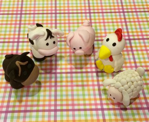 Fondant Cow Cake Topper Tutorial 的图像结果