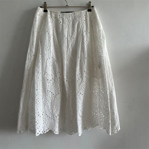 ZARA White Eyelet Skirt, Women's Fashion, Bottoms, Skirts on Carousell