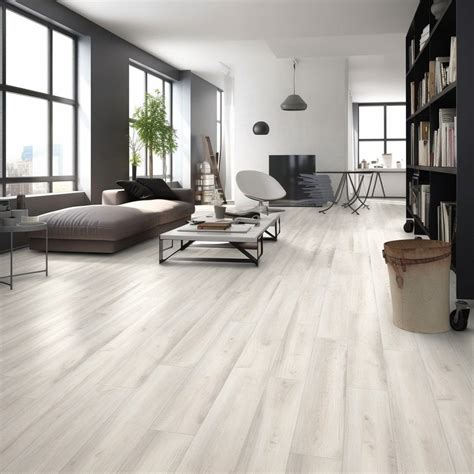 How to Whitewash Laminate Floors - Household Advice