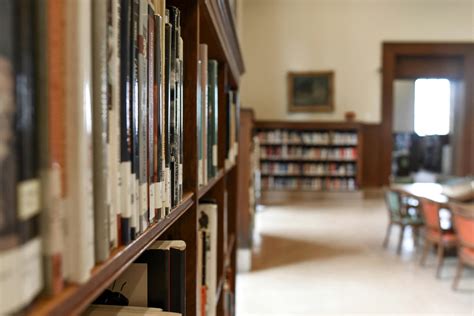 Qualitative vs Quantitative Research Methods & Data Analysis