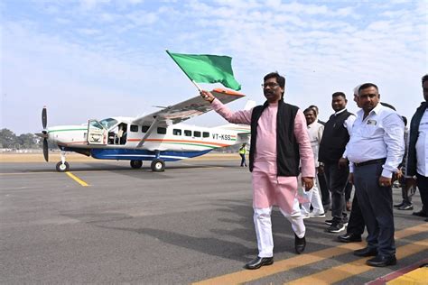 Jharkhand CM Hemant Soren launches Jamshedpur-Kolkata air service THE ...