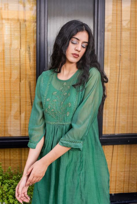Bottle green paarijaat dress – TATWA