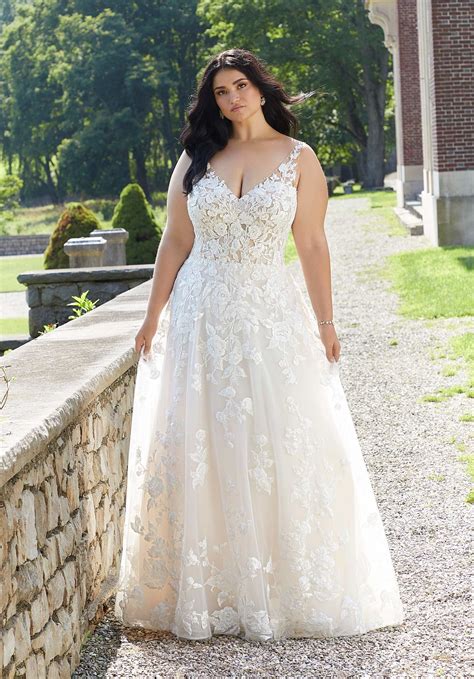Curvy Outfits For Wedding Sale Online | bellvalefarms.com