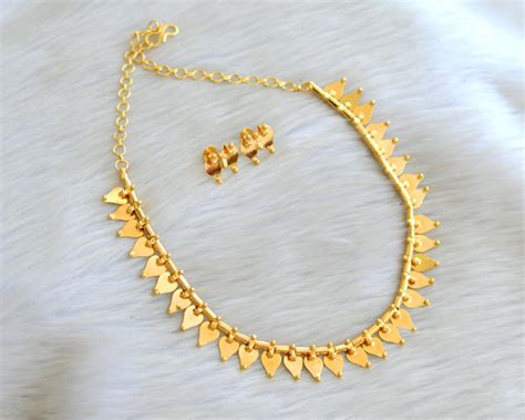 Gold tone Kerala style Thali Kootam necklace set dj-42558 – dreamjwell