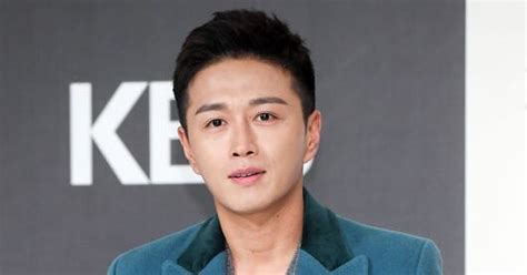 Jin Tae-hyun debuts as KBS marathon commentator after running comeback ...