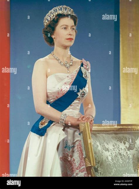 Queen Elizabeth II - 1959 - Official Portrait Stock Photo - Alamy