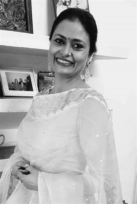 Ity Pandey Helped Migrants Reach Home | Femina.in