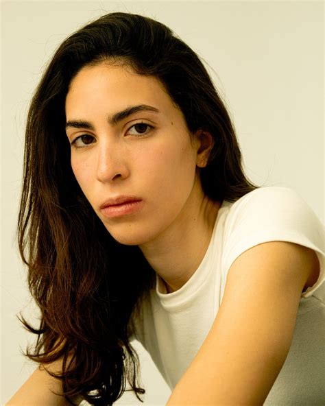 Fara Q Model Bio 的图像结果