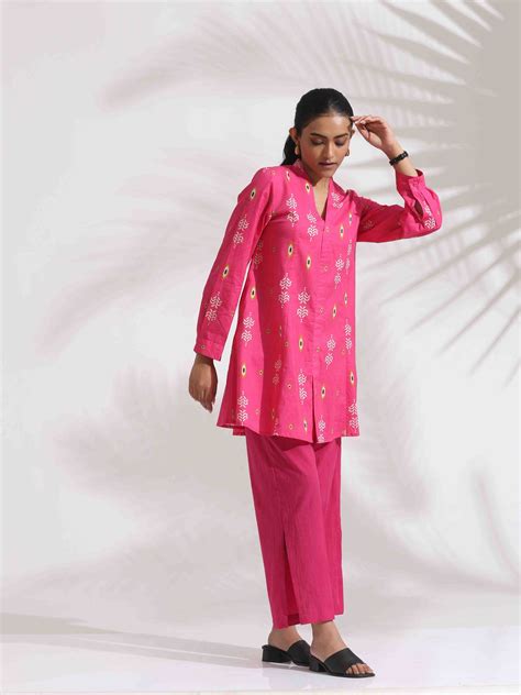 trueBrowns Pink Cotton Print Flared Top Co-ord Set