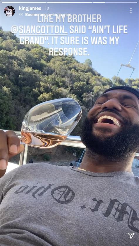 Smiling through it all! Can't believe this is my life : r/nbacirclejerk