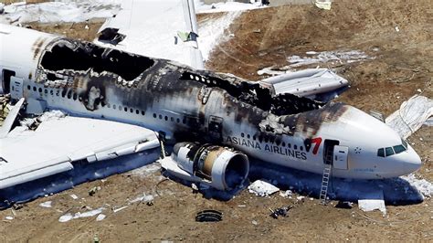 San Francisco plane crash: Two dead after tail snaps off Boeing 777 ...