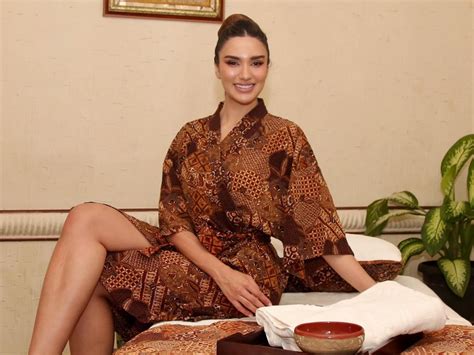 Andrea Aguilera emphasis on the importance of self-love!