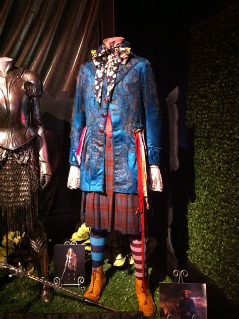 Johnny Depp Mad Hatter costumer 1 from Alice in Wonderland | Mad hatter ...