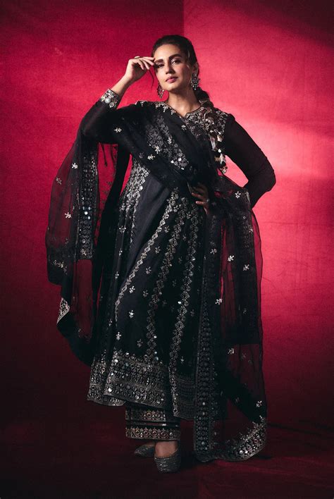 Huma Qureshi in Amiha AG Set – AGASHE