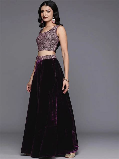 Simple Lehengas - Buy Simple Lehenga Online at Best Price | Libas