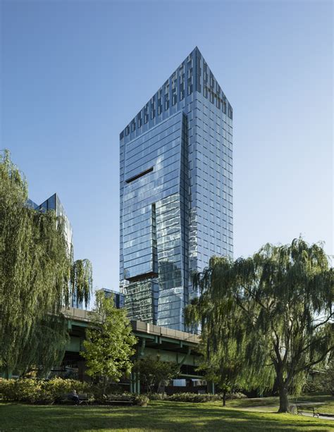 One Waterline Square - Hill | West