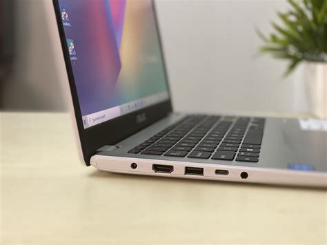 Asus E410M Review - Impressive entry-level laptop for students